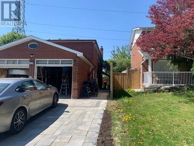 4296 Claypine Rise in Mississauga, ON - Building Photo - Building Photo