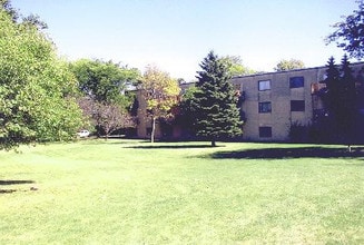 Lakeview Terrace Apartments in Lake Villa, IL - Building Photo - Building Photo