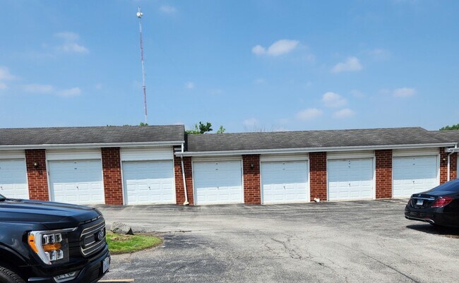 9810 Liberty Cir in Orland Park, IL - Building Photo - Building Photo