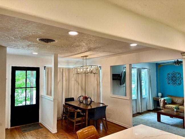 2306 Hialeah Dr