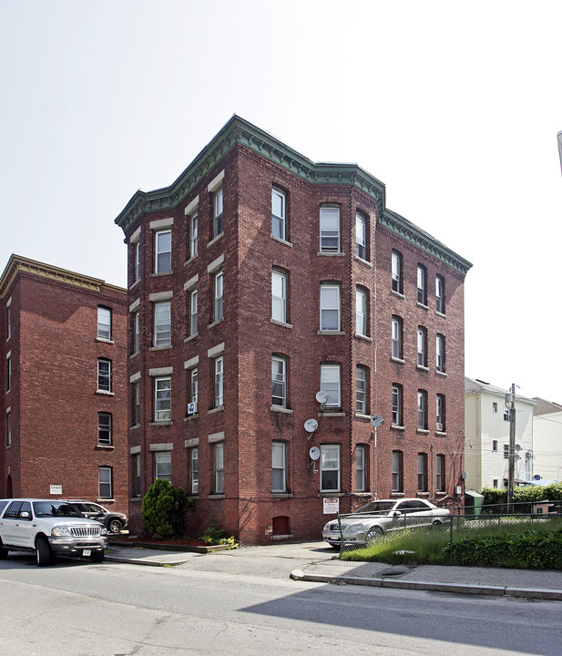 70 Russell St in Worcester, MA - Foto de edificio