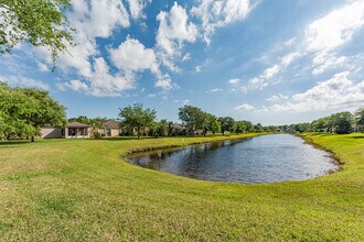 1142 N 13th Square in Vero Beach, FL - Building Photo - Building Photo