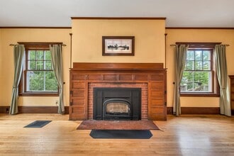 44 Neighbors Row in Conway, NH - Building Photo - Building Photo