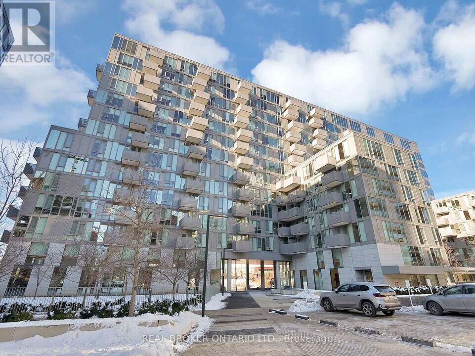 38 Monte Kwinter Ct in Toronto, ON - Building Photo
