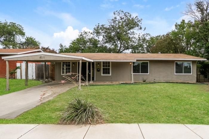455 Maplewood Ln in San Antonio, TX - Building Photo