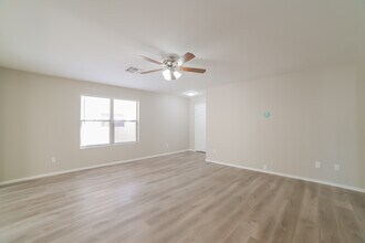 13486 W Young St in Surprise, AZ - Foto de edificio - Building Photo