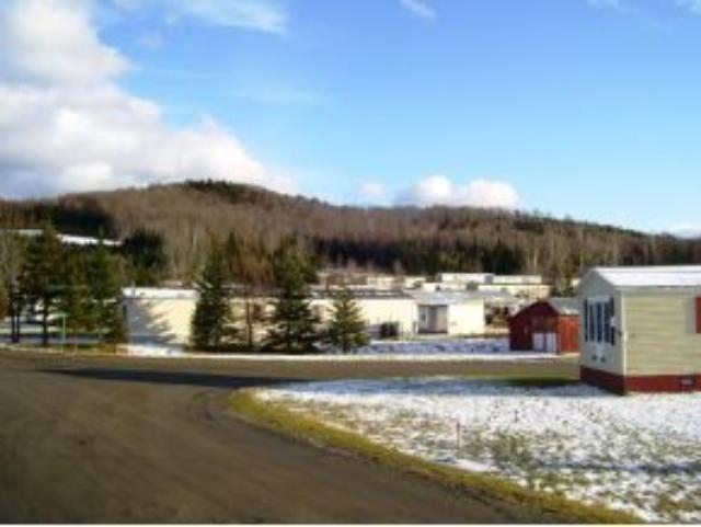 00 Pinnacle Rd in West Stewartstown, NH - Foto de edificio