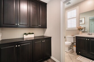 29048 W Hills Dr in Santa Clarita, CA - Building Photo - Building Photo