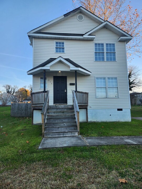 234 Kentucky Ave in Petersburg, VA - Foto de edificio