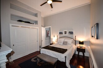 1925 Spruce St, Unit 1F in Philadelphia, PA - Building Photo - Building Photo