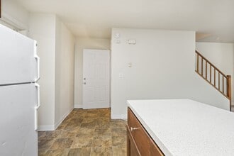 12231-12233 SE Steele St in Portland, OR - Building Photo - Building Photo