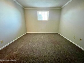 4506 Landside Dr in Louisville, KY - Building Photo - Building Photo