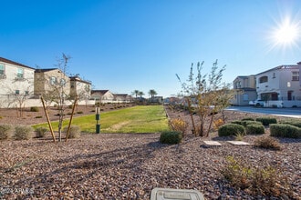 2450 E Lark St in Gilbert, AZ - Building Photo - Building Photo