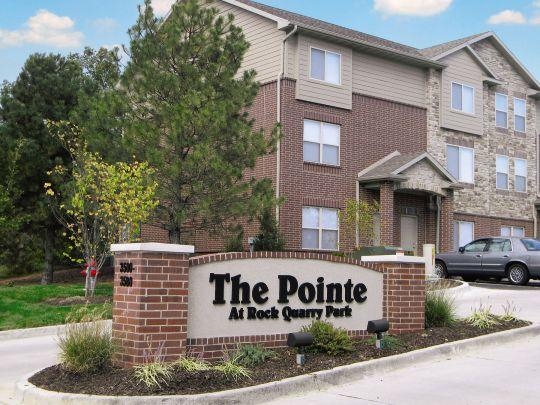 The Pointe at Rock Quarry Park in Columbia, MO - Foto de edificio