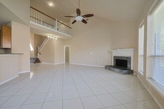 2206 Grand Shore Ct in Pearland, TX - Foto de edificio - Building Photo