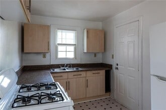 1801 Oakmont Dr NW in Atlanta, GA - Building Photo - Building Photo