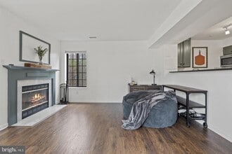 6009 Mersey Oaks Way in Alexandria, VA - Building Photo - Building Photo