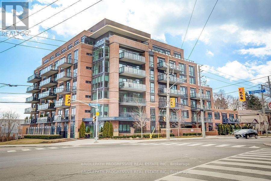 3-403 Southvale Dr in Toronto, ON - Building Photo