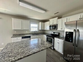 2625 Cider Ridge Rd in Dallas, NC - Building Photo - Building Photo