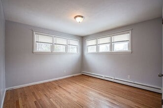 27 Campbell Dr in Agawam, MA - Building Photo - Building Photo