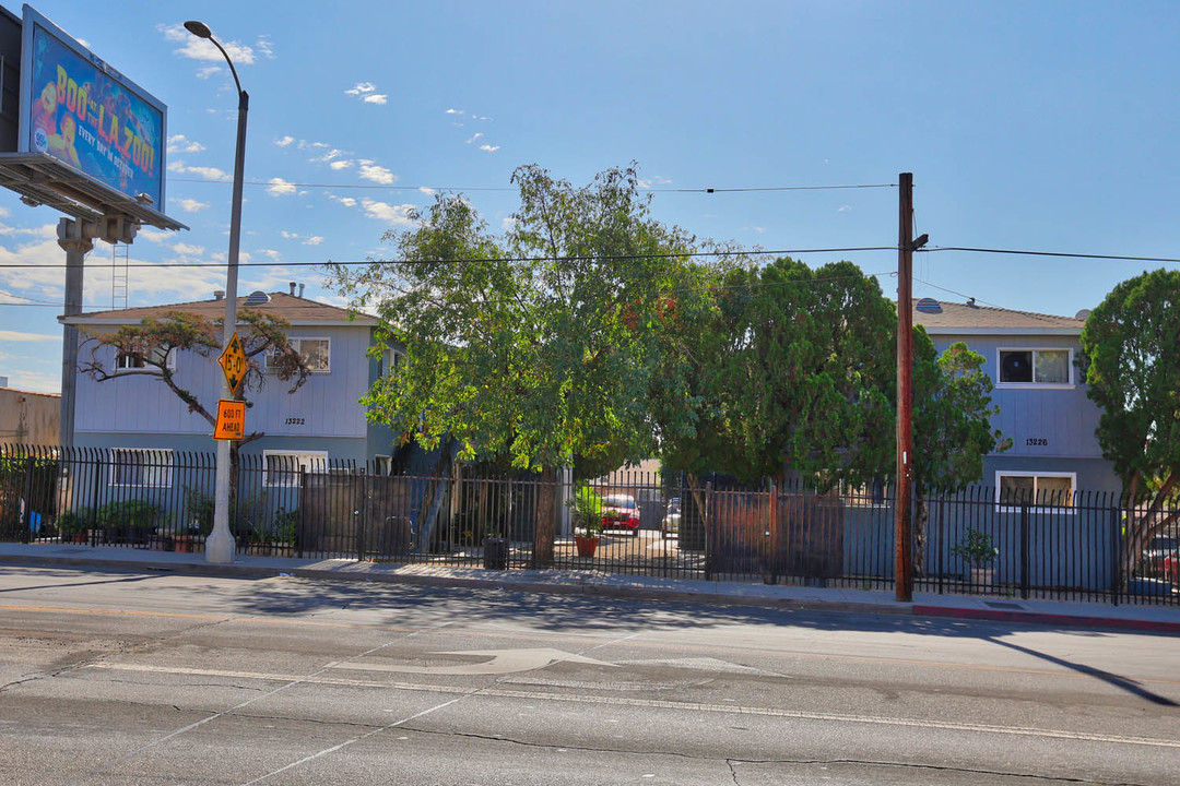 Maclay Gardens in San Fernando, CA - Building Photo