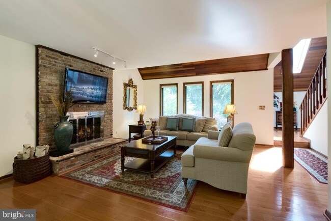 property at 1185 Great Oak Ct