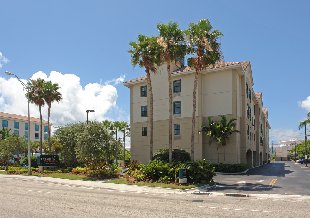 Furnished Studio - Fort Lauderdale in Fort Lauderdale, FL - Building Photo