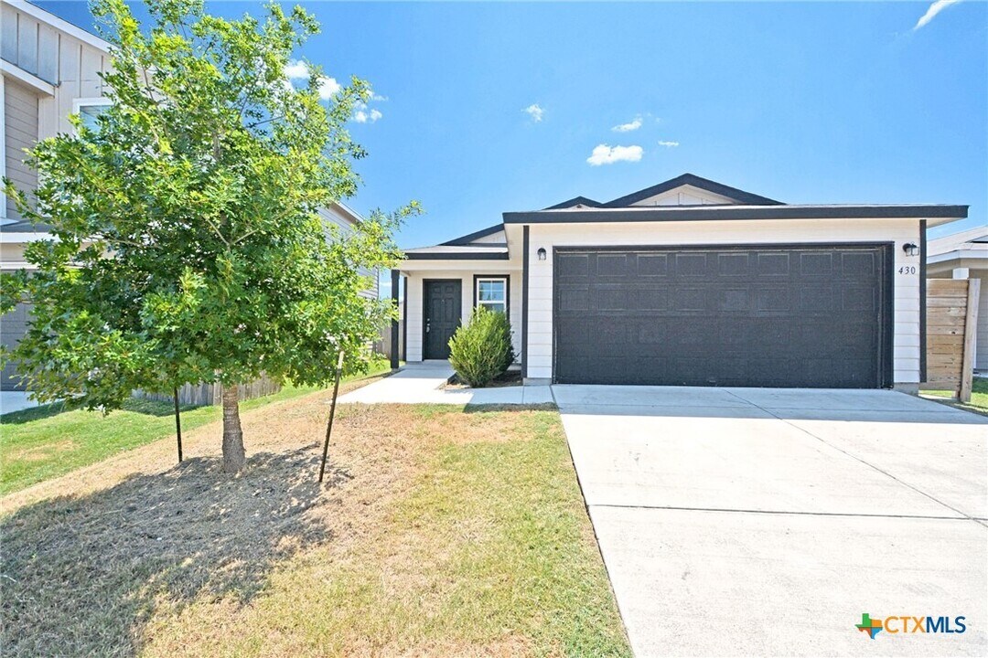 430 Russian Sage in Canyon Lake, TX - Building Photo