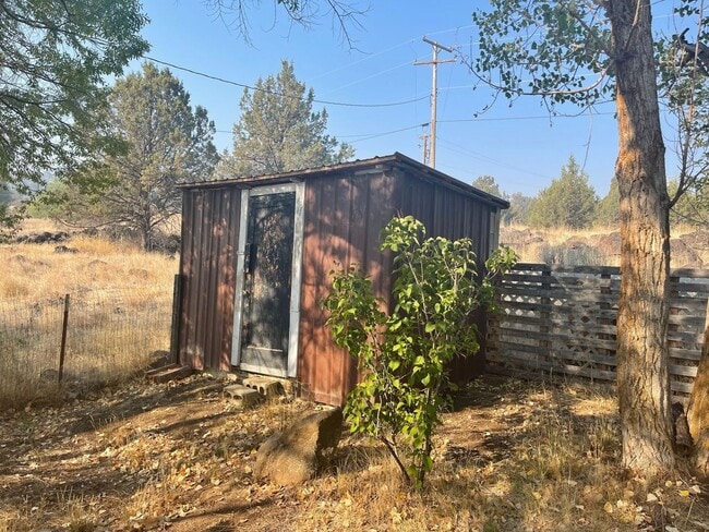 1248 Horton Rd in Dairy, OR - Building Photo - Building Photo