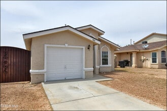 683 Teichelkamp Dr in Horizon City, TX - Building Photo - Building Photo