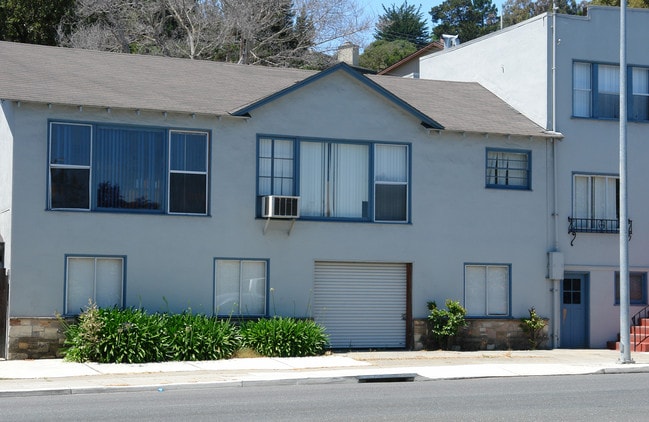 750 El Camino Real in Belmont, CA - Building Photo - Building Photo