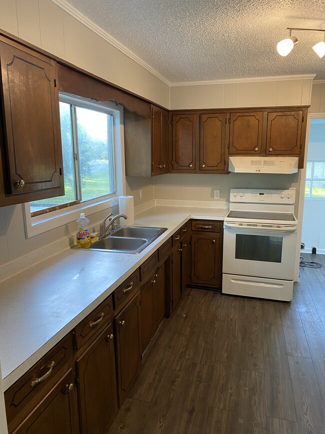 3186 Bowker Rd Rentals in Charlotte, TN