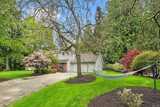 20541 NE 37th Way in Sammamish, WA - Building Photo - Building Photo