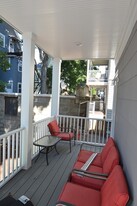 58 Bromfield Rd, Unit #1 Apartamentos