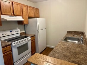 3699 Broadbridge Ave in Stratford, CT - Building Photo - Building Photo