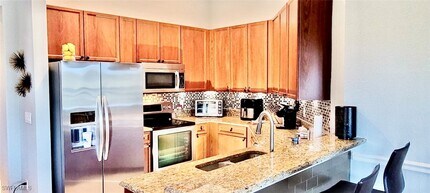 10091 Lake Cove Dr in Ft. Myers, FL - Building Photo - Building Photo