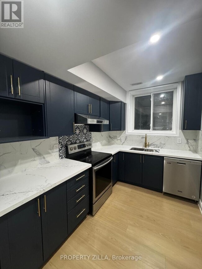 163 Freure Dr in Cambridge, ON - Building Photo - Building Photo