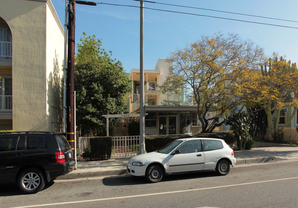 2323 4th St in Santa Monica, CA - Building Photo