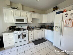 56 Hobson St, Unit 2 in Boston, MA - Building Photo - Building Photo