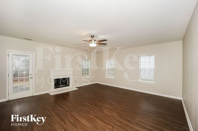 5190 Upper Elm St in Atlanta, GA - Building Photo - Building Photo