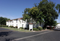 Willow Lake Apartments in Clovis, CA - Foto de edificio - Building Photo