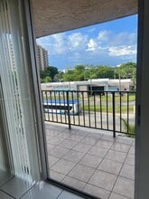 1465 NE 123rd St in Miami, FL - Building Photo - Building Photo