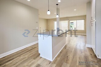25313 Vía Viejo St in Lake Forest, CA - Building Photo - Building Photo