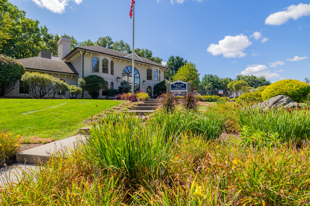 Boulder Park Apartments in Nashua, NH - Building Photo