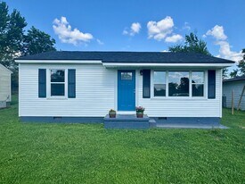 106 Coffman Cir in Athens, AL - Building Photo