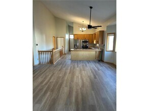 18609 Zane Ct NW in Elk River, MN - Foto de edificio - Building Photo