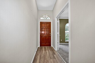 815 Fairpark Ln in Sugar Land, TX - Foto de edificio - Building Photo
