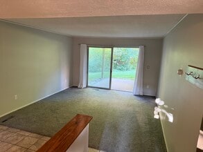 6570 Chaffee Ct, Unit H1 in Cleveland, OH - Building Photo - Building Photo