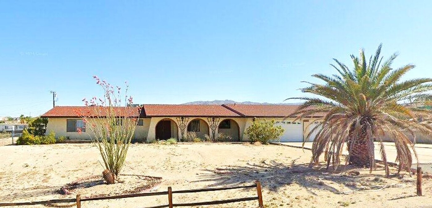 73863 Siesta Dr in Twentynine Palms, CA - Building Photo