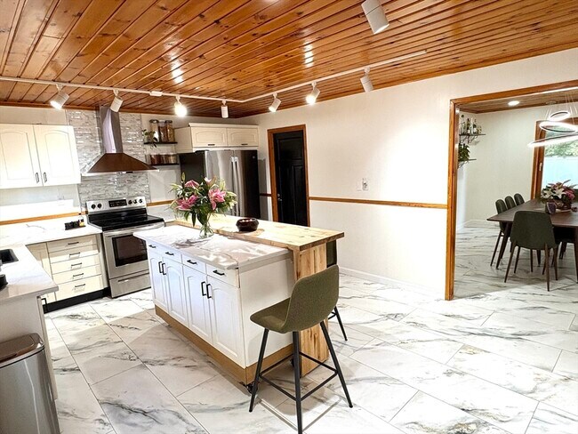 2 Pat Dr in Danvers, MA - Building Photo - Building Photo